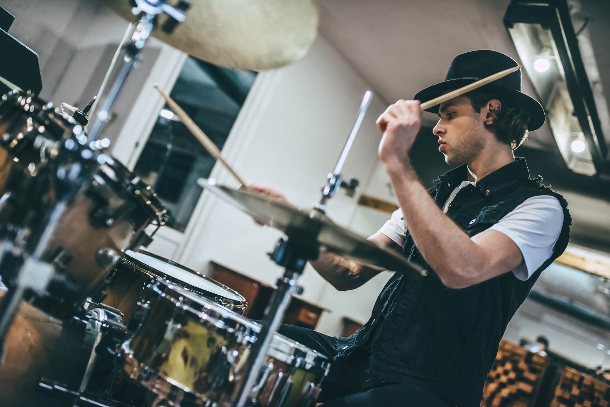 Trommer-fofkn-aftenskolen-Musik og sang-stock-740713324.jpg