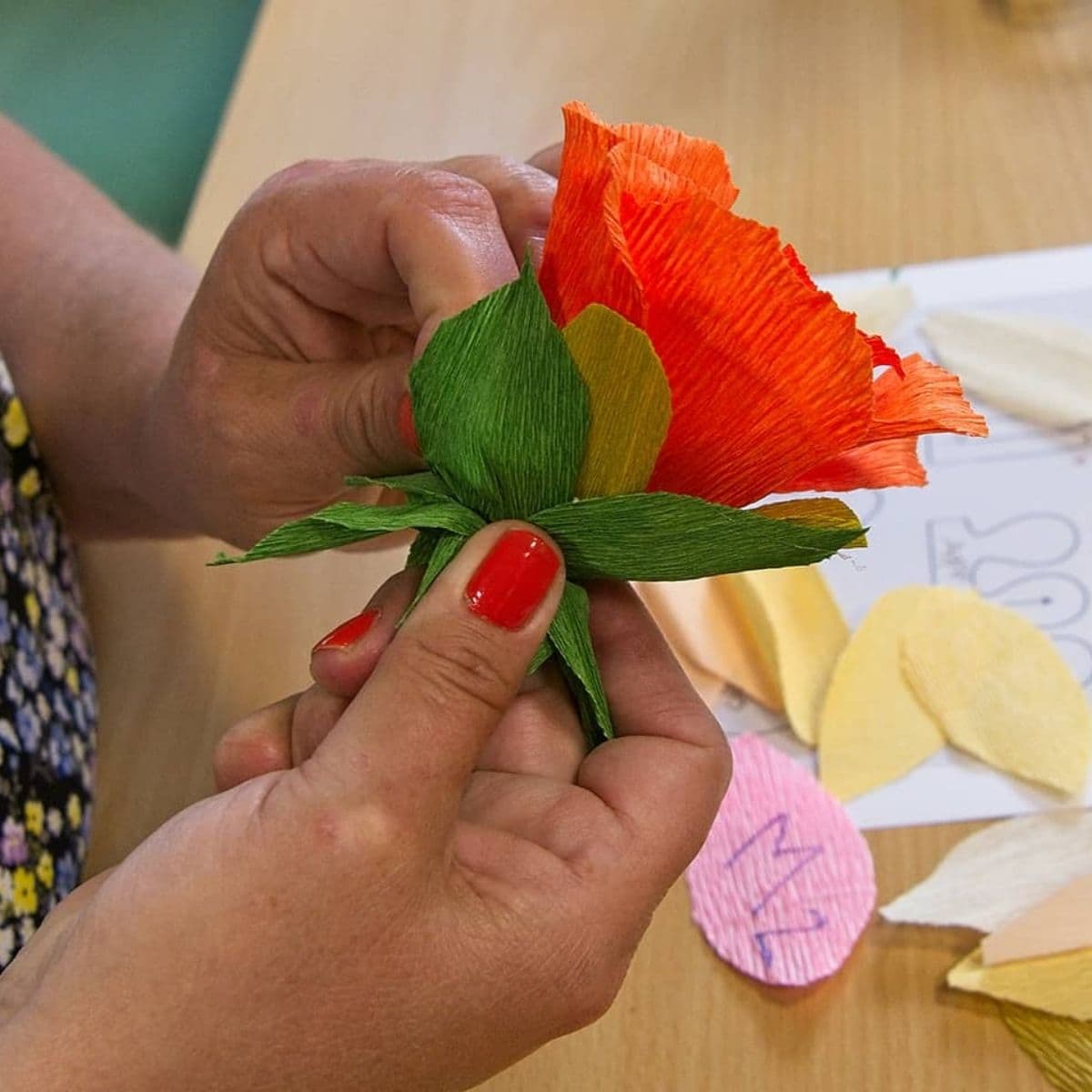 Papirblomster_Kunsthåndværk-Kreativt-kursus-FOF-Aarhus_1200x1200.jpg
