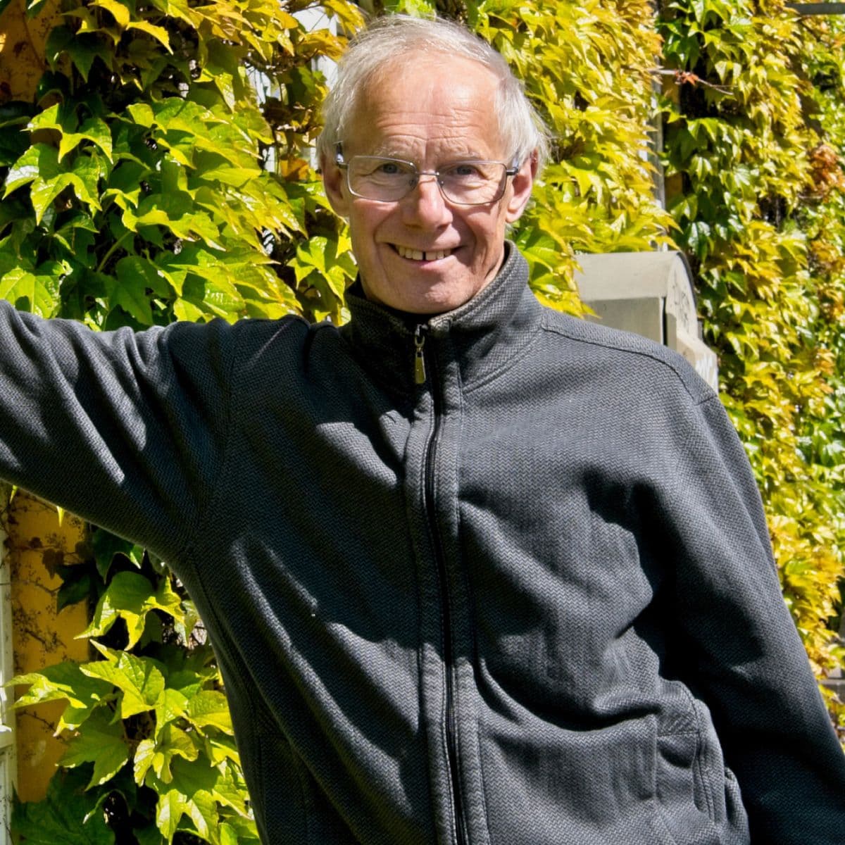 Steen Søgaard, der underviser i klaver