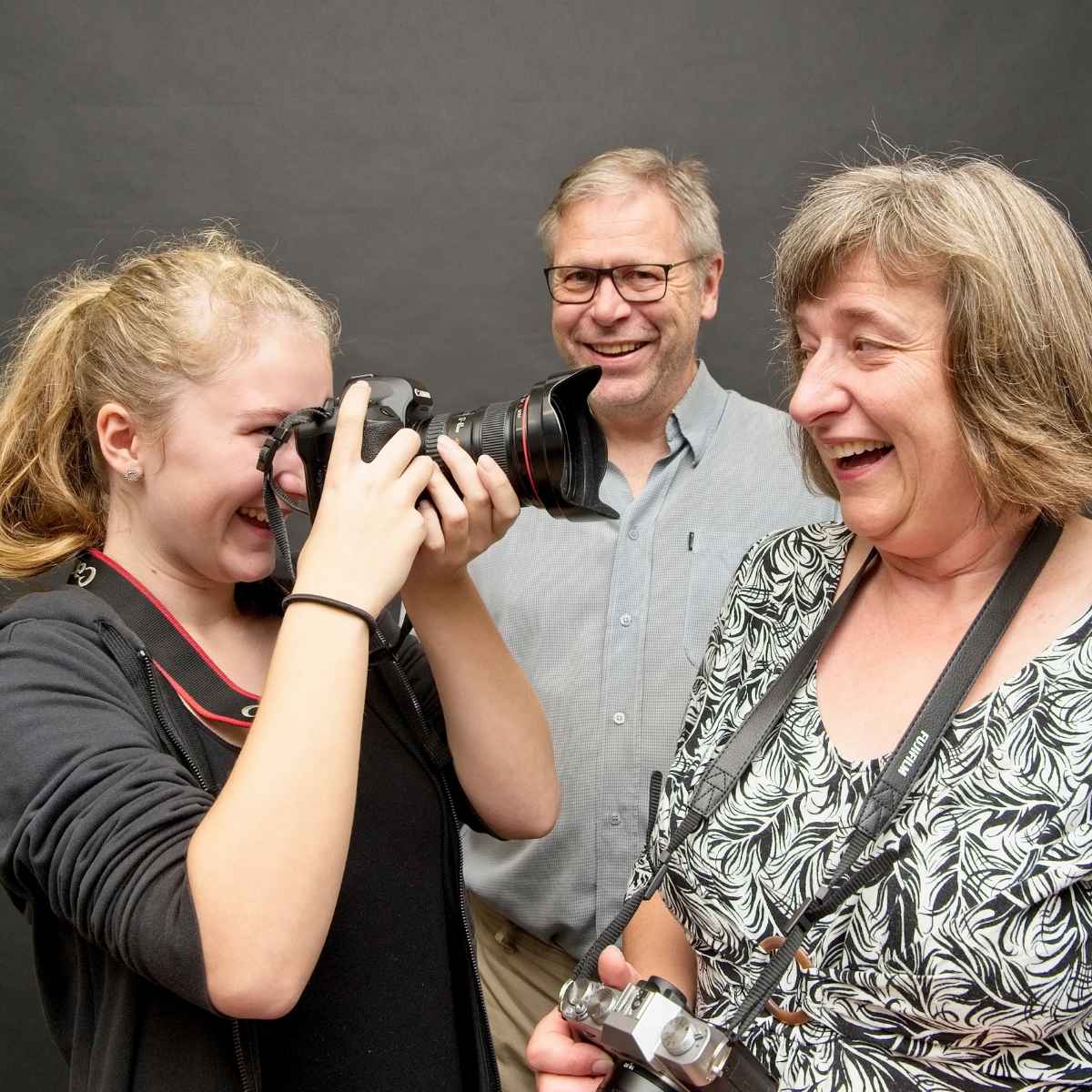 Familie på fotokursus i FOF Aarhus