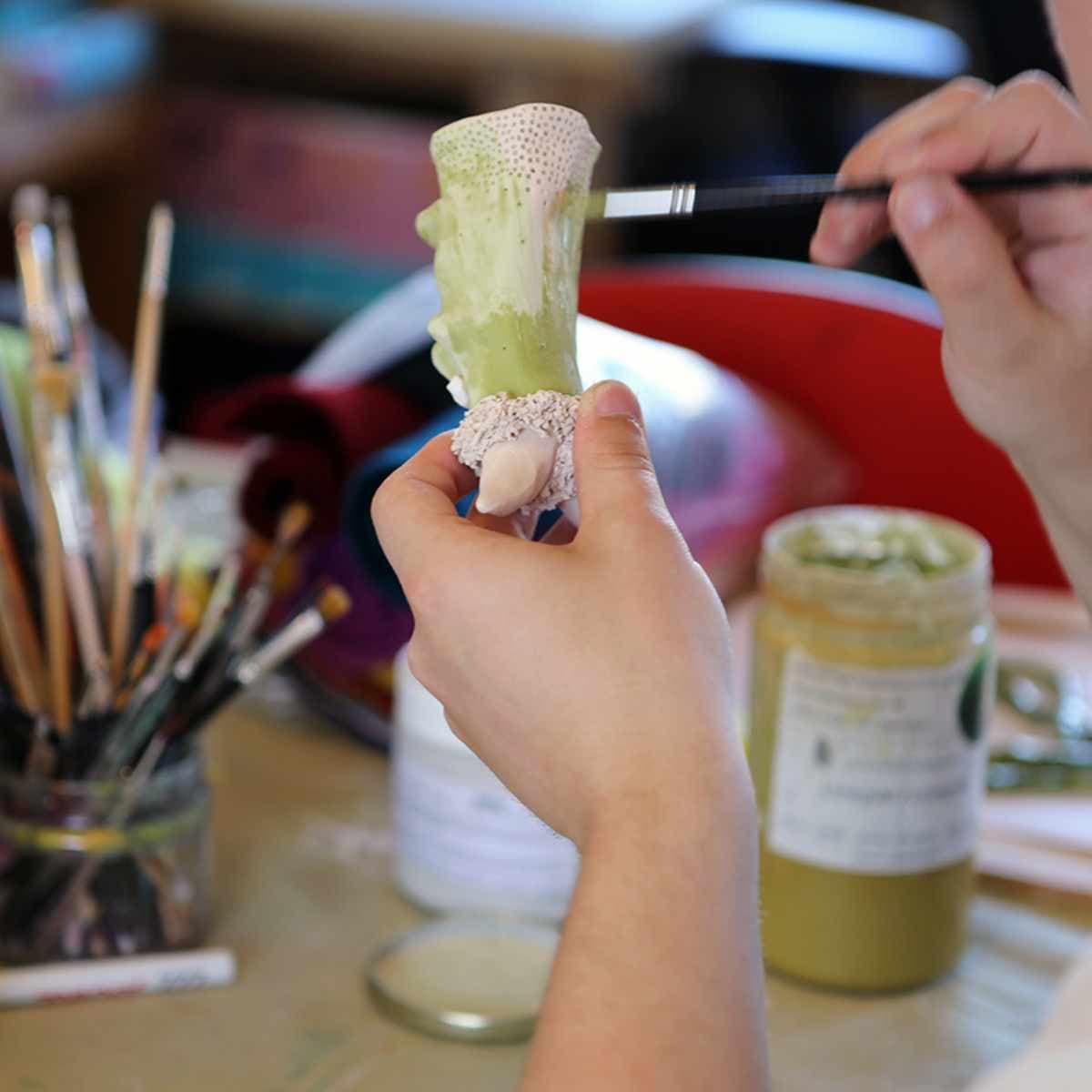 Elev glaserer keramik