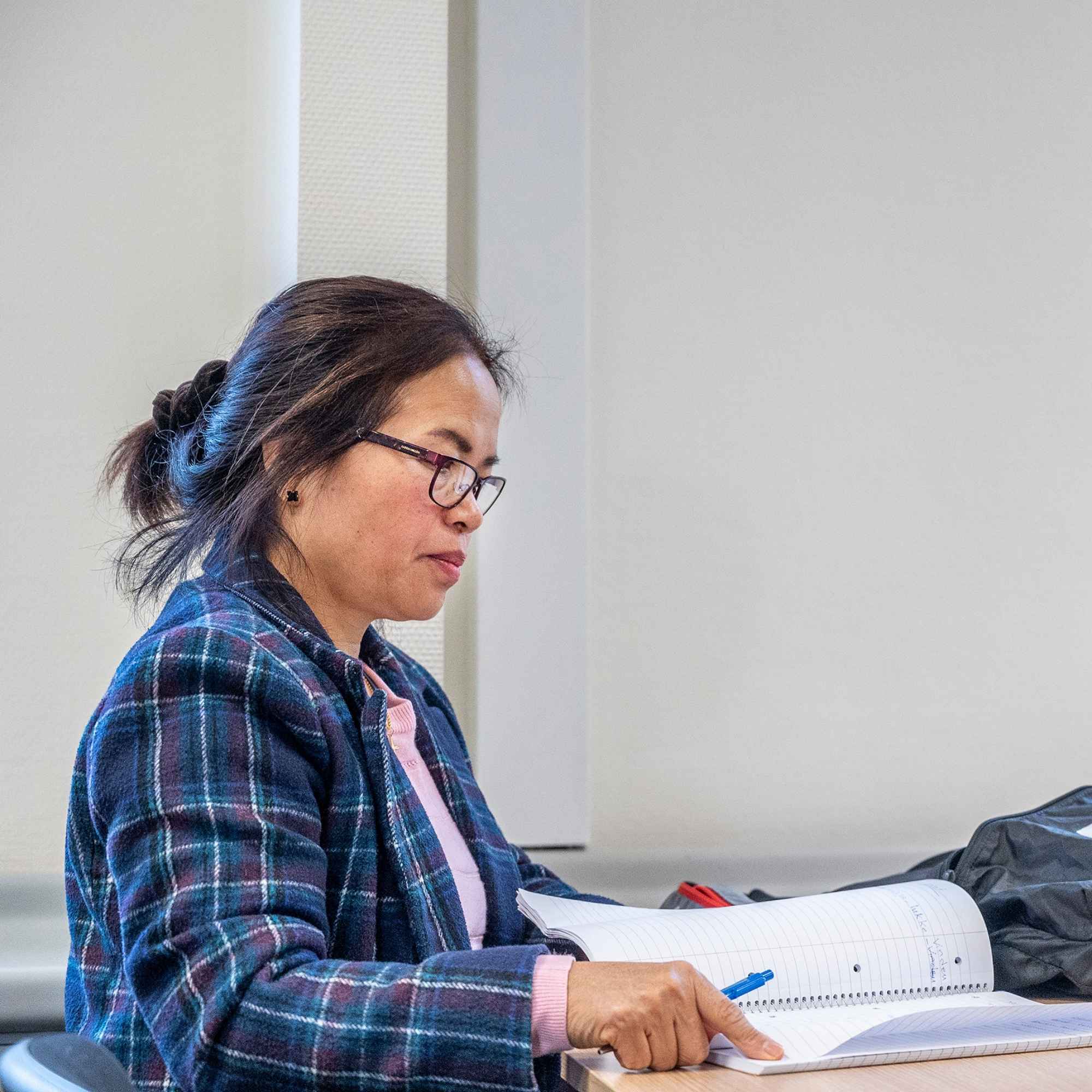 Kursist på en FVU Dansk hold for virksomheder