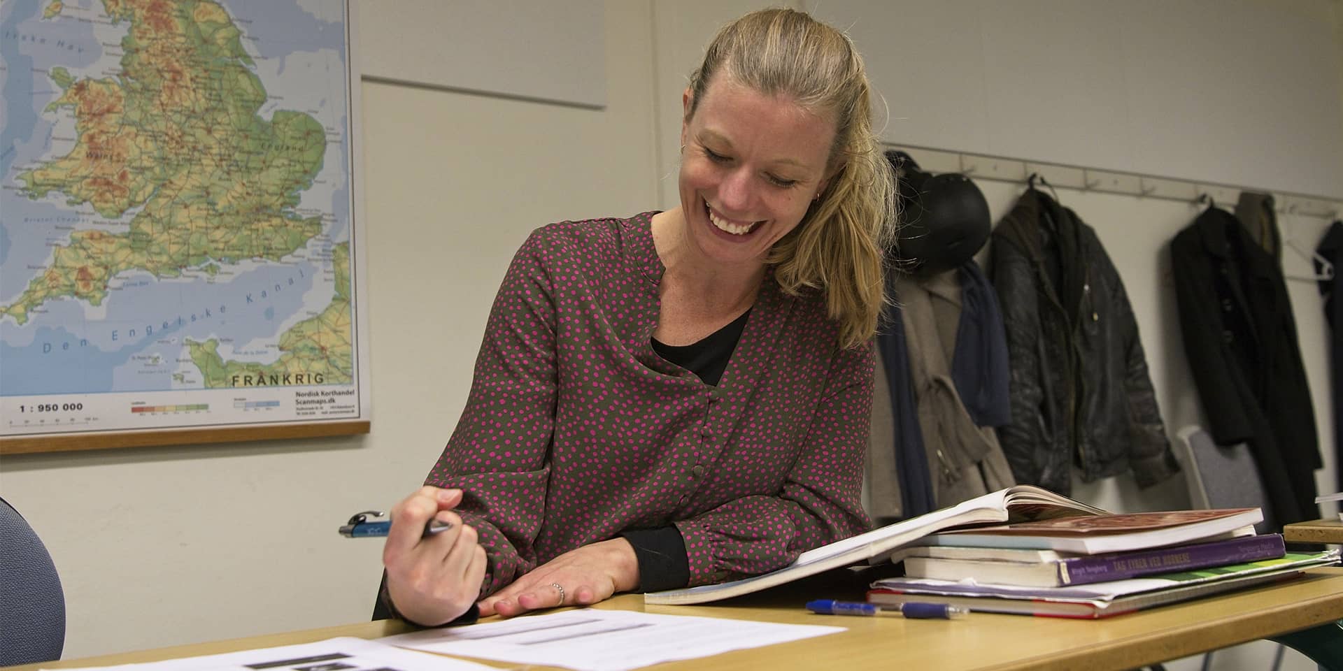 Kvinde til sprogkursus i FOF Aftenskolen i Aarhus.