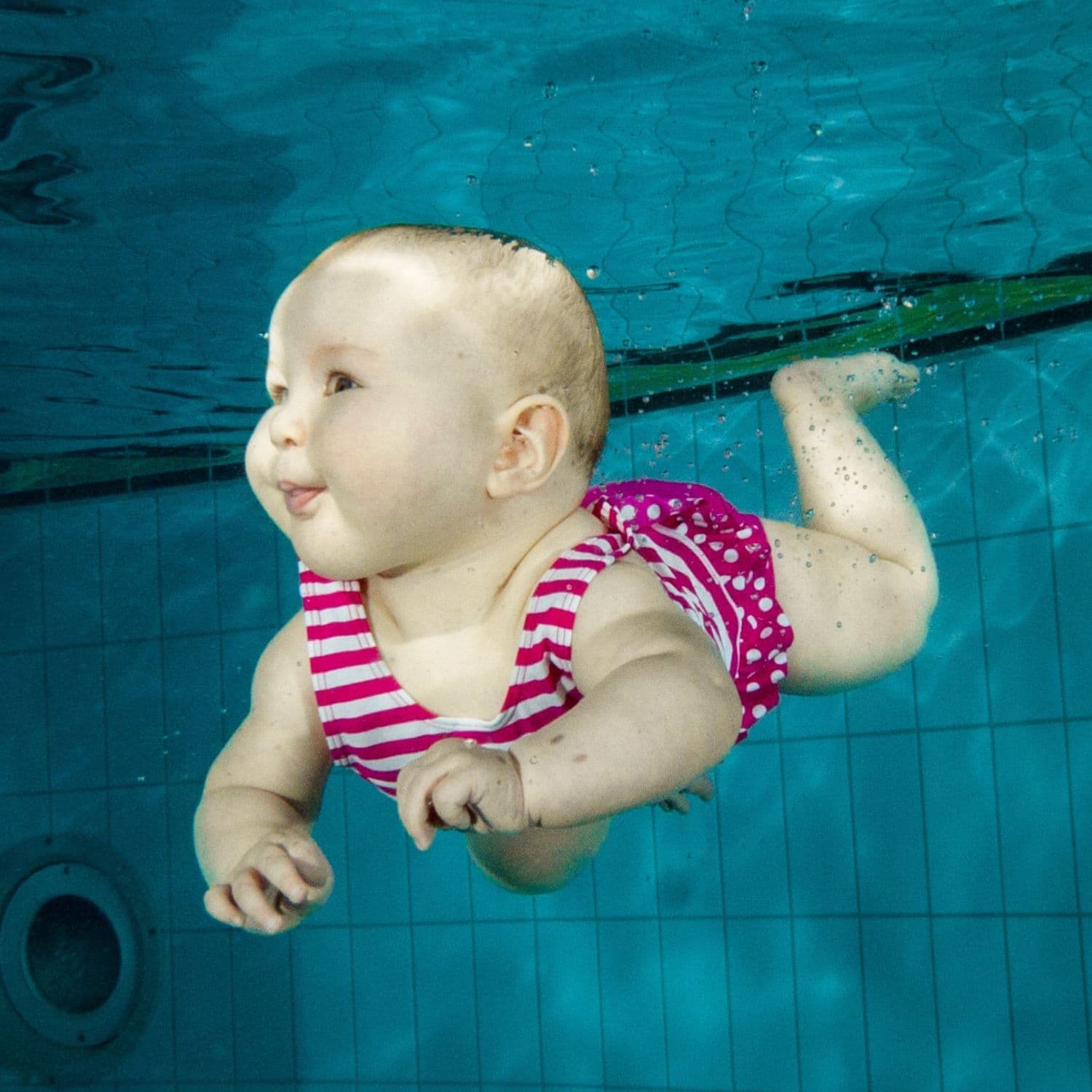 Babybevægelse i vand 3.jpg