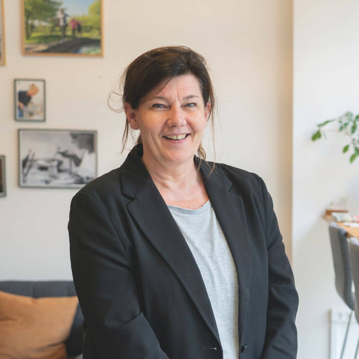 Lone Skovlund, afdelingsleder for kreative fag, madlavning, IT, sejlads og selvtræning i FOF Aarhus