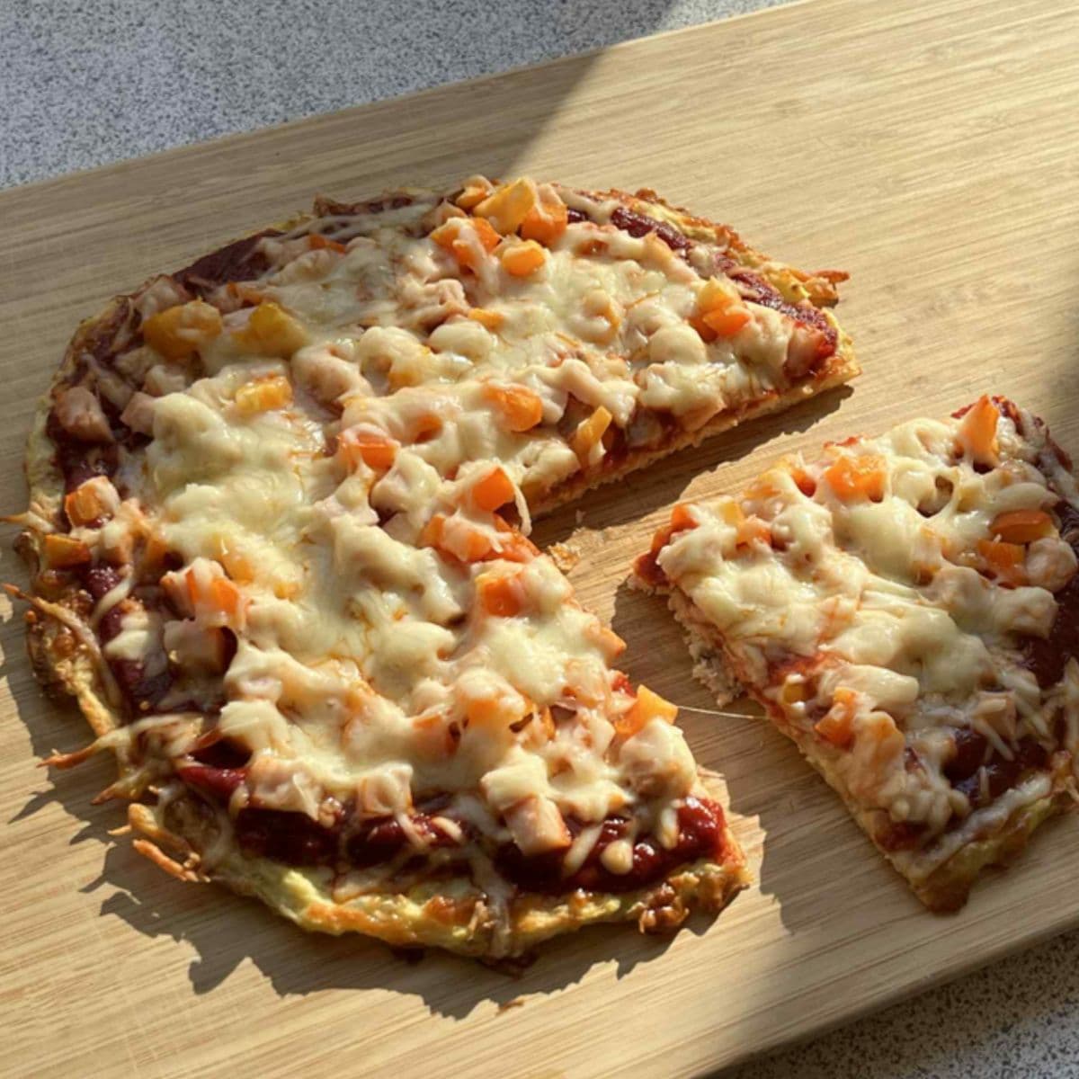Blomkålspizza, som du kan finde opskriften på på FOF Aarhus' hjemmeside.