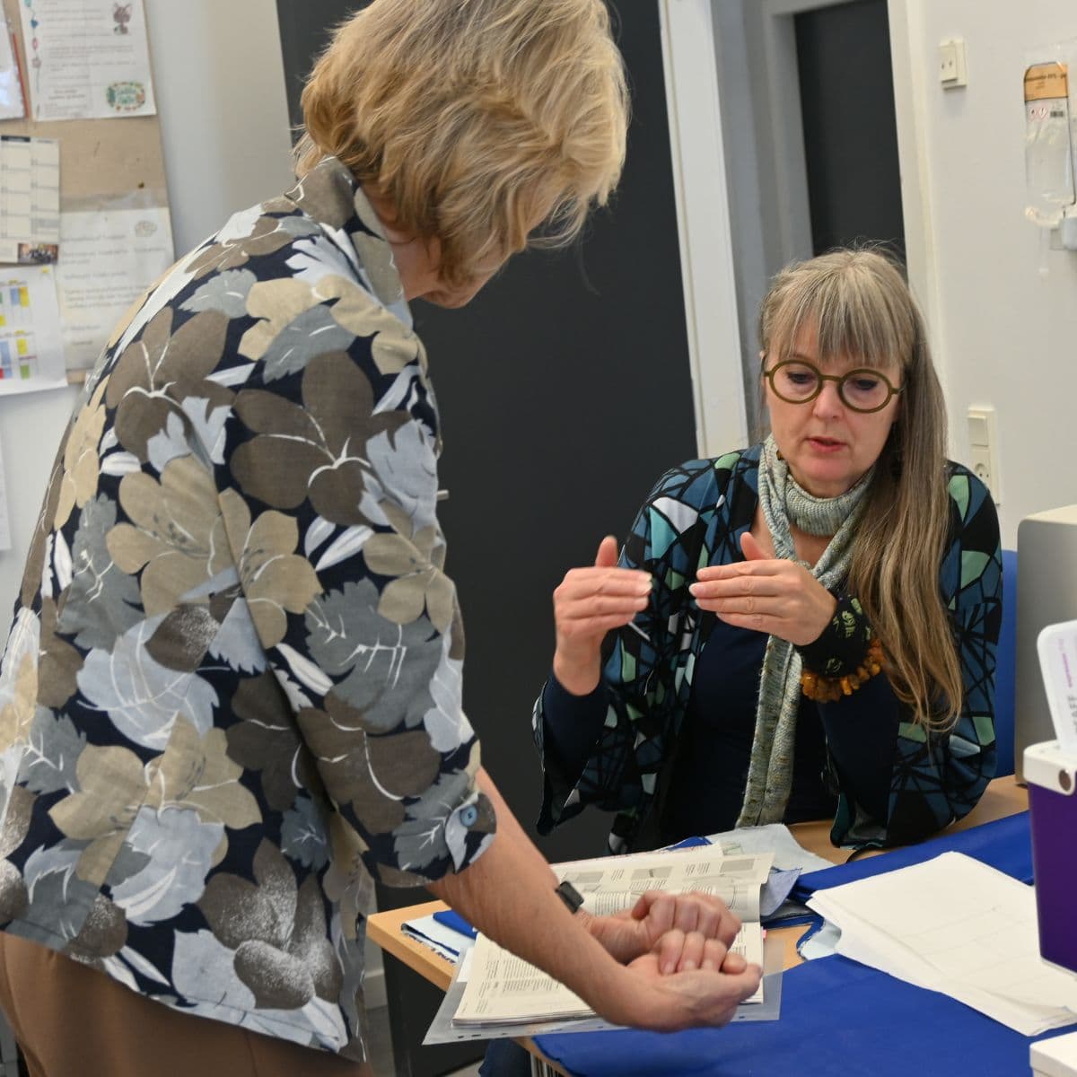 Underviser vejleder kursist