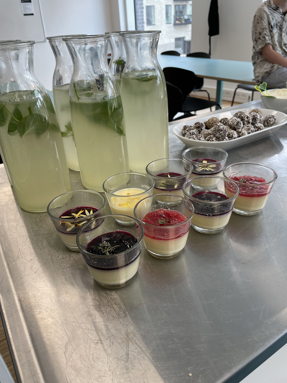 Mad og drikke på kokkeskole for børn i sommerferien