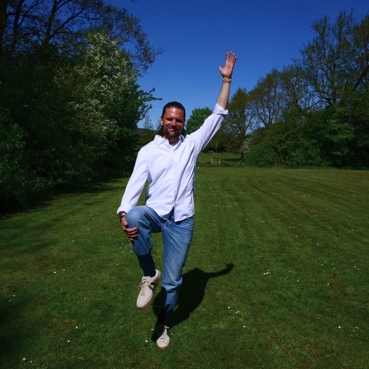 SØren bunch laver yoga