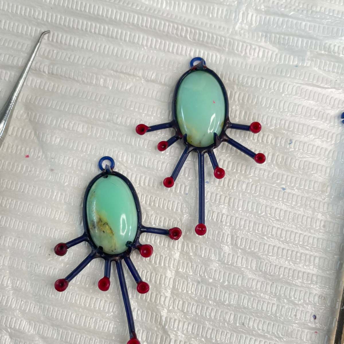 Vedhæng til smykkesten i voks