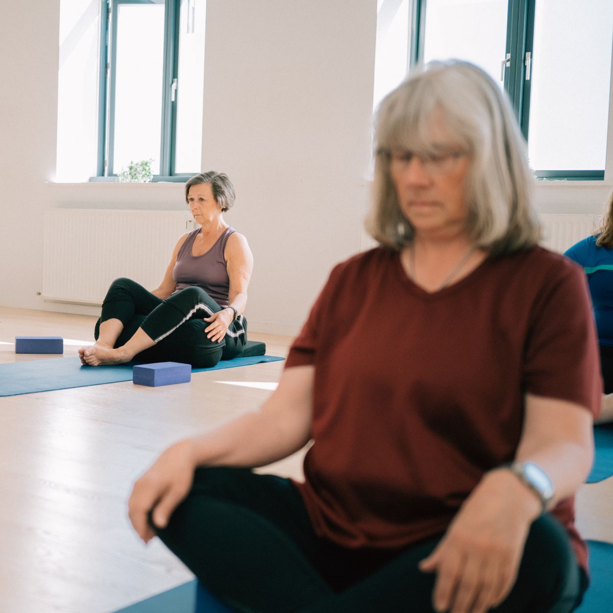 Kursist på et yogahold | FOF Aarhus