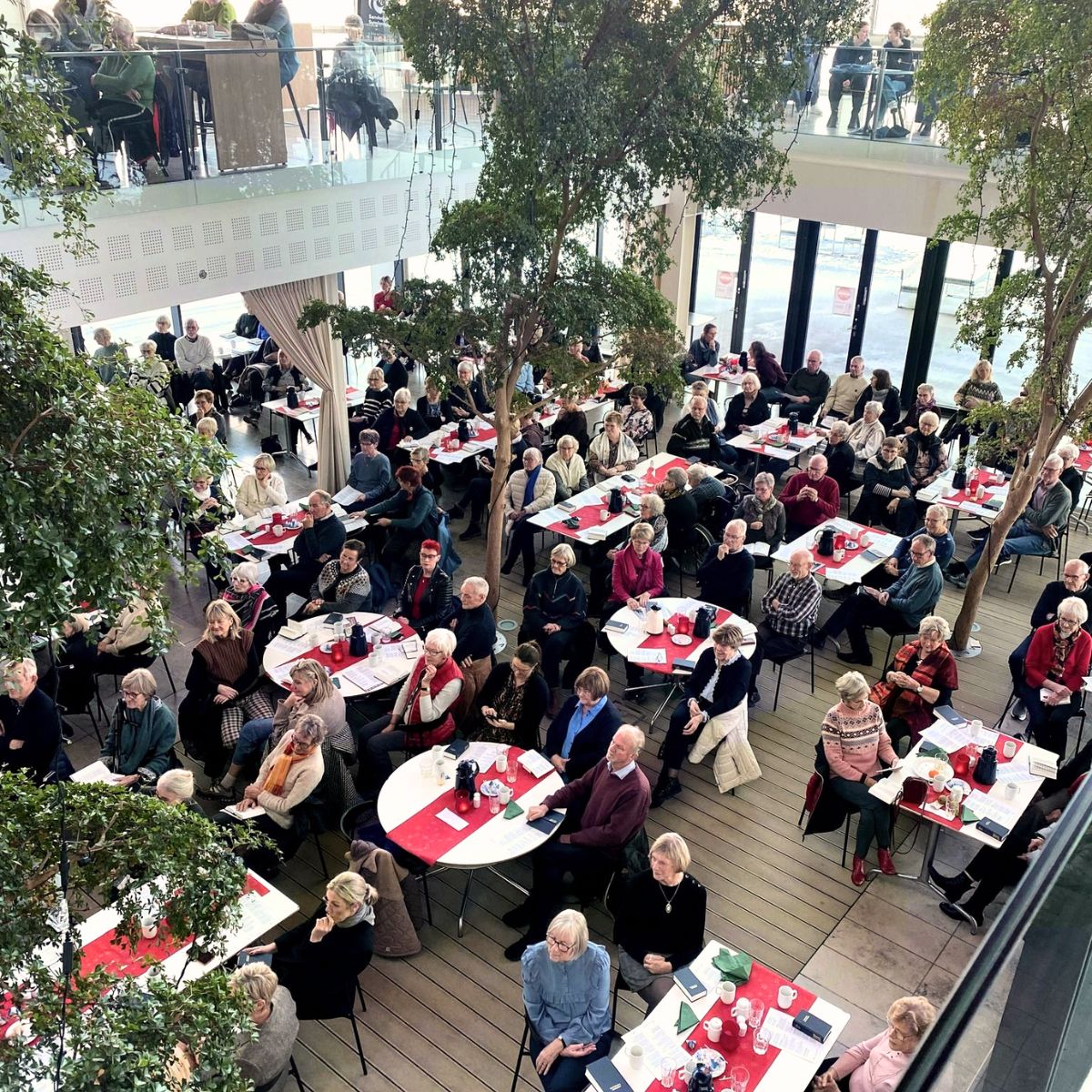 Fællessang på Alsion til Nytårssangkur 2025