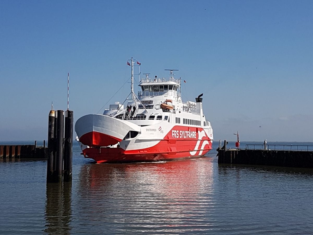Færgen mod havnebyen Sild