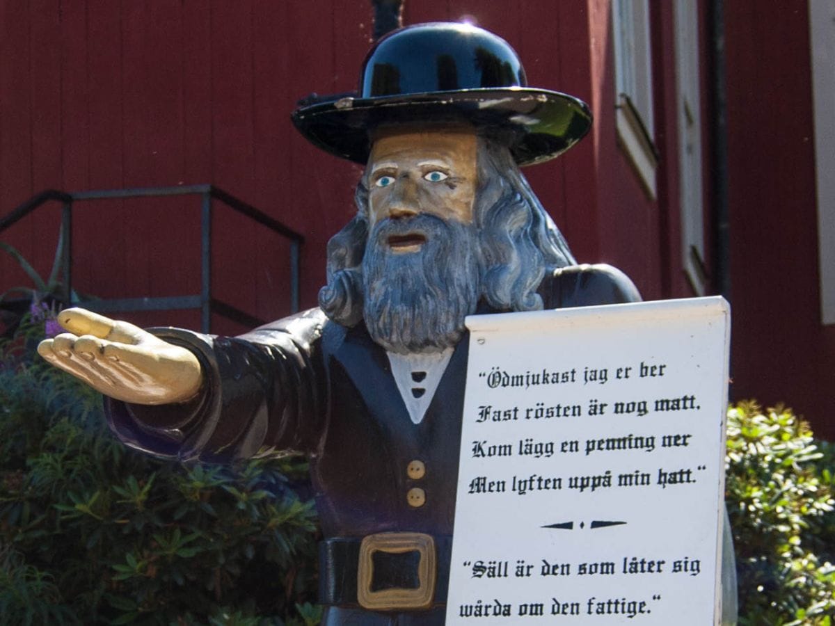 Rosenbom - træfigur i Kalskrona.