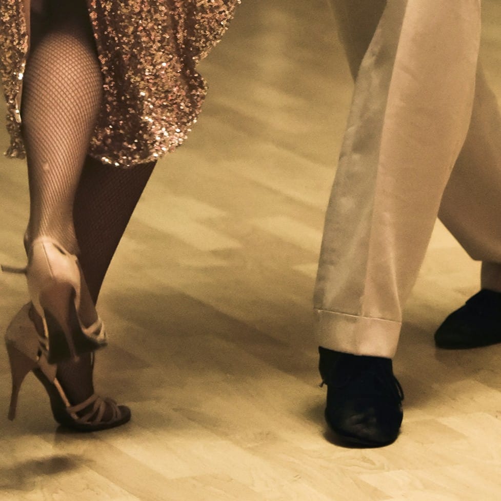 Pardans, to par fødder