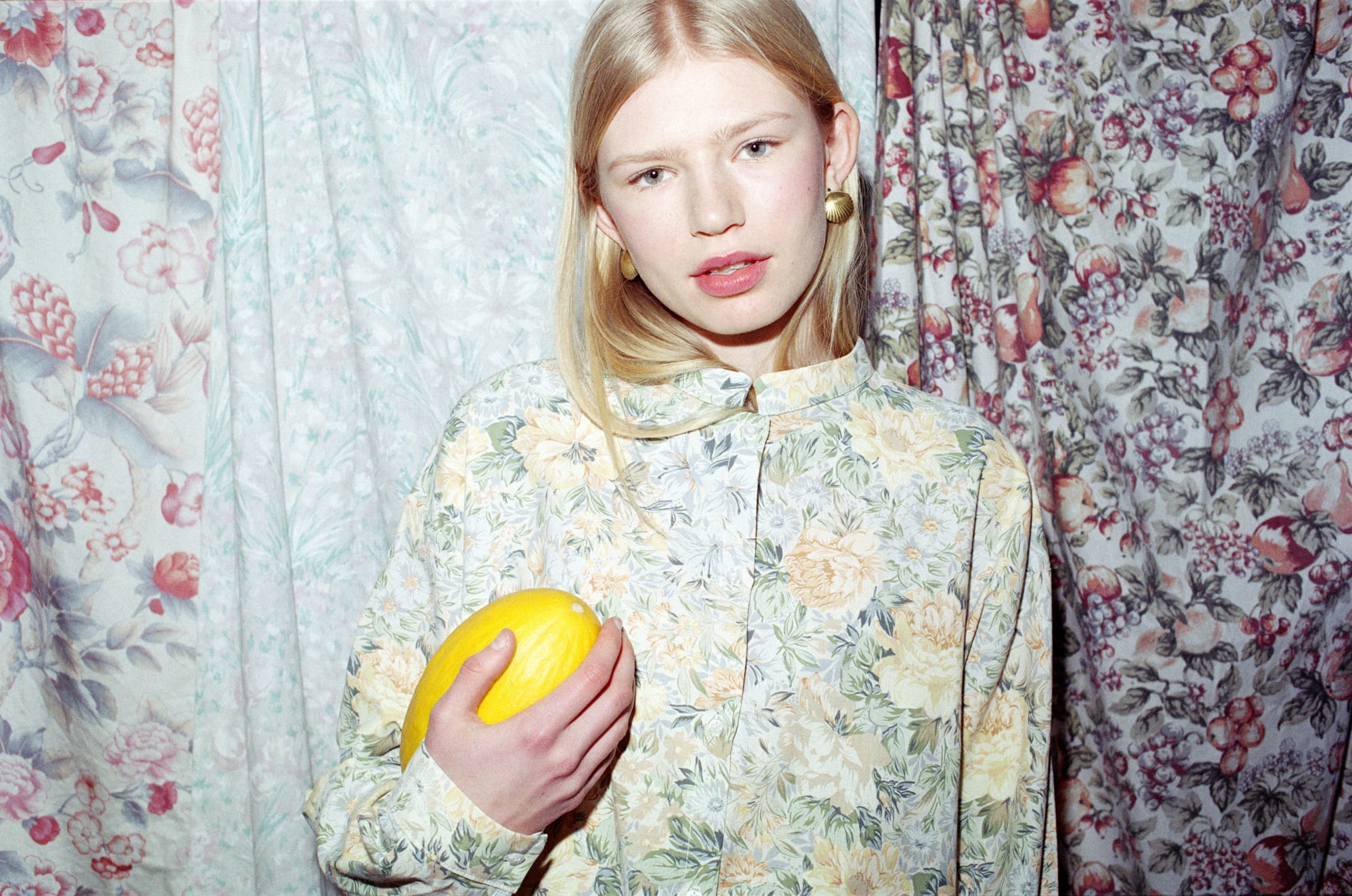 Alexandra Hartmann underviser i bæredygtigt design og upcycling hos FOF Aftenskolen