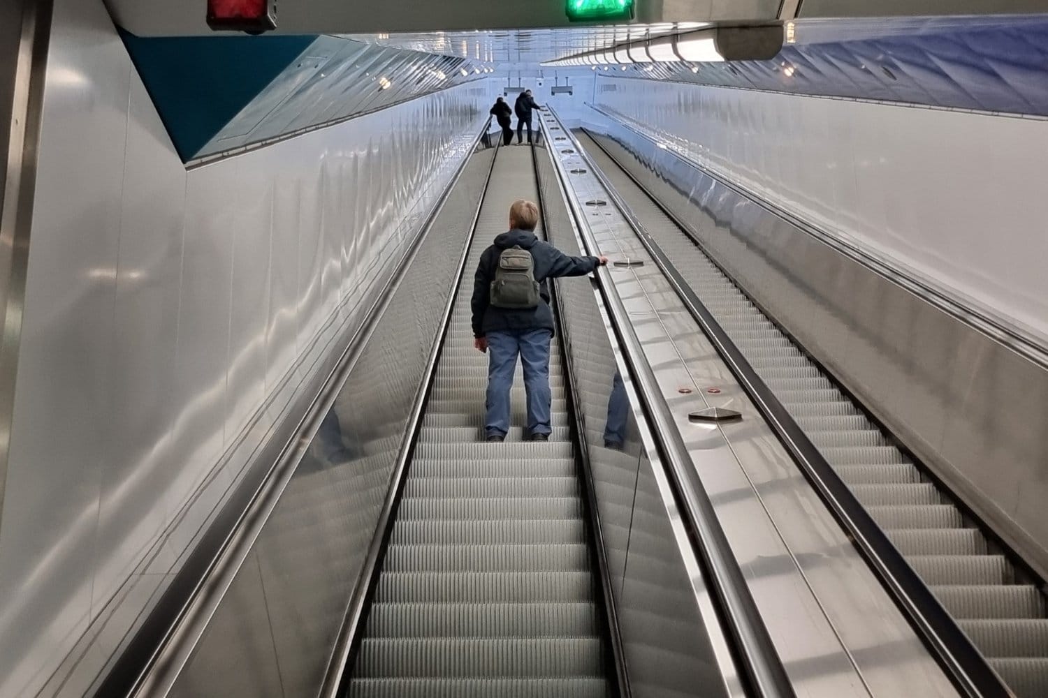 Op- og nedgang til Kielerkanal-tunnelen