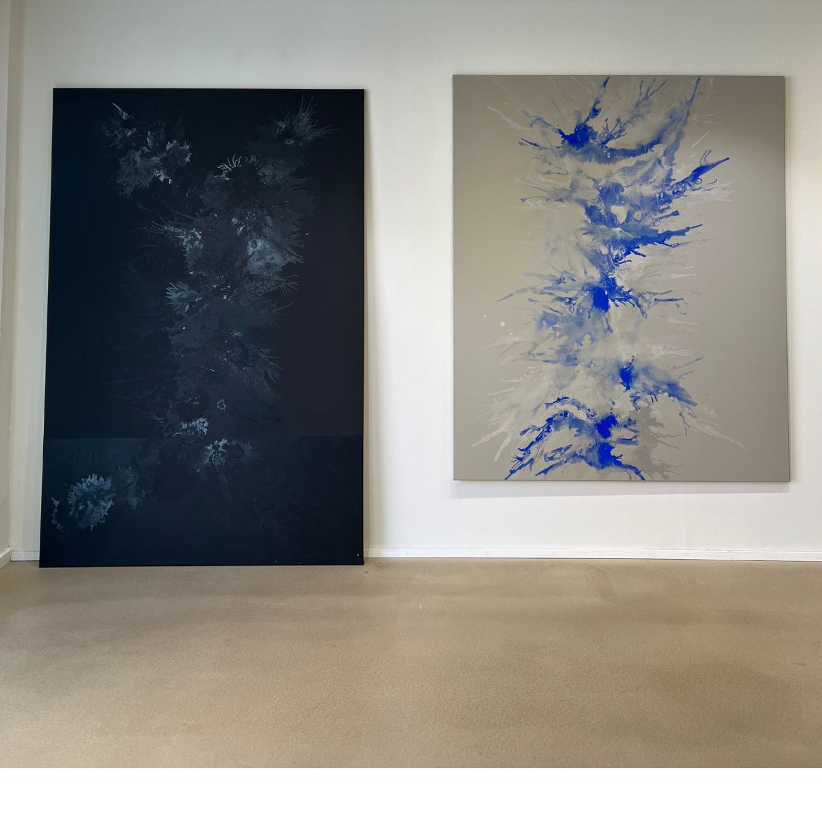 Abstrakte malerier lavet i akrylmaleri 