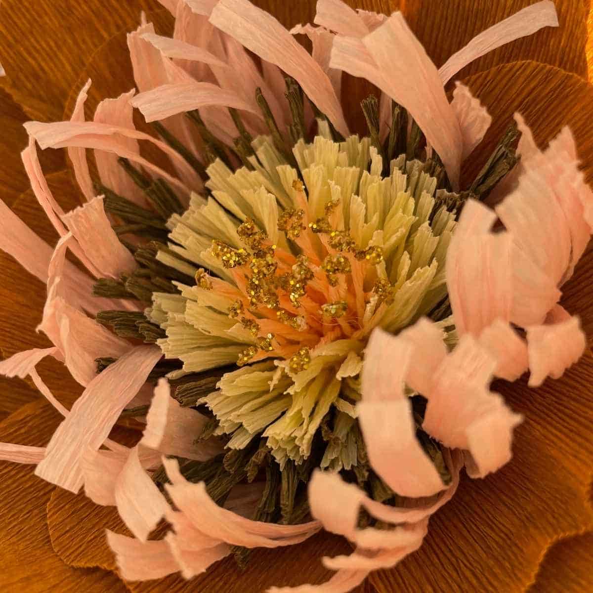 Nærbillede af papirblomst