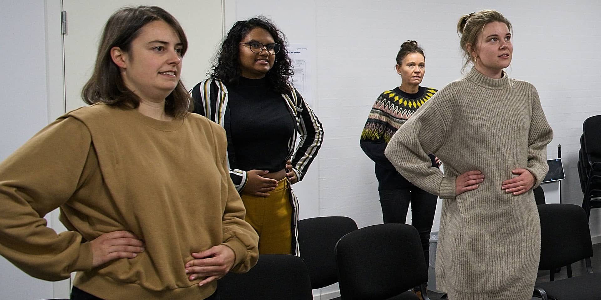 Kvinder på kurset sang - letøvede (krop og stemme) på FOF Aftenskolen Aarhus
