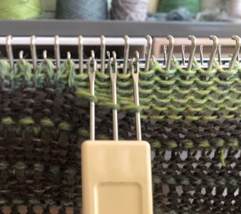 Strikkemaskine – strik i form hos FOF