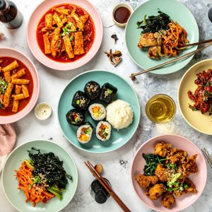 Koreansk streetfood med Gimbap, Tteokbokki og Korean Fried Chicken