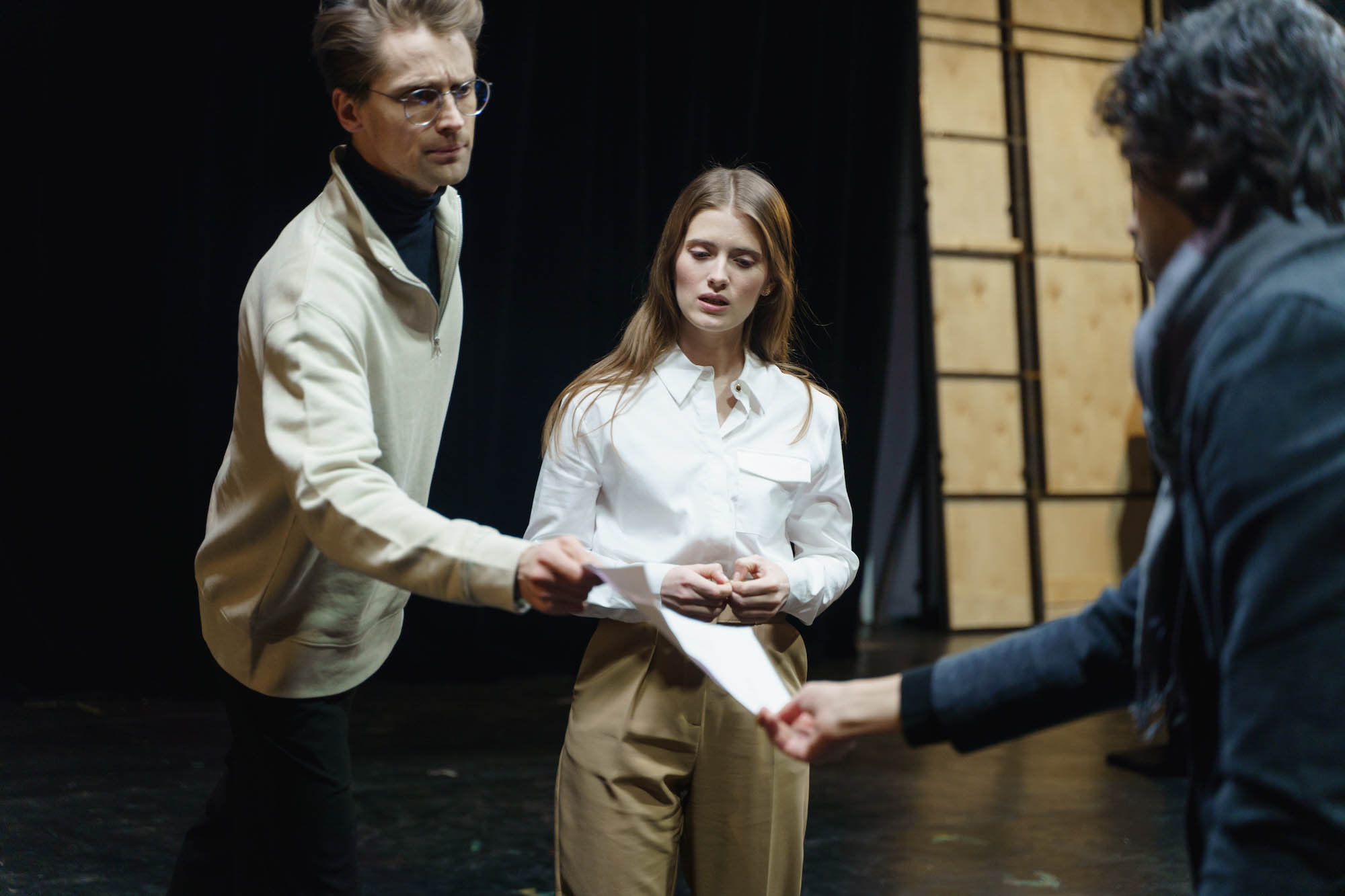 Deltagere på sommerkursus i drama og improvisation hos FOF København og Nordsjælland