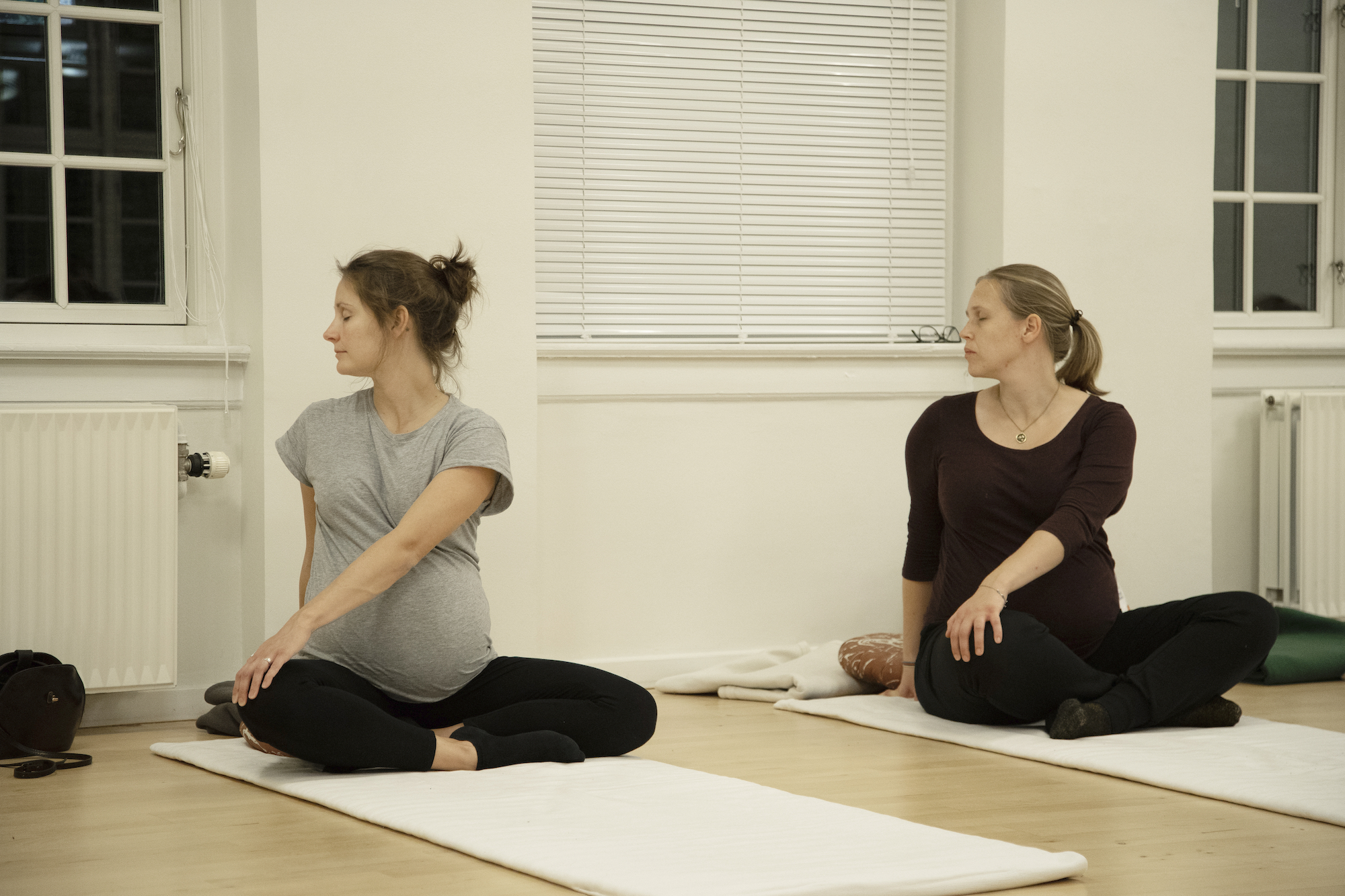 Yoga for gravide-fofkn-aftenskolen-Gravid og barsel-KM-DSC09285.JPG