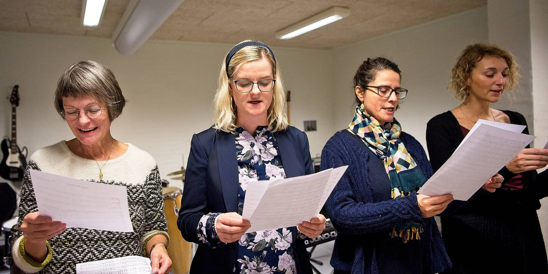 Kursister i FOF Aarhus, som synger til kor