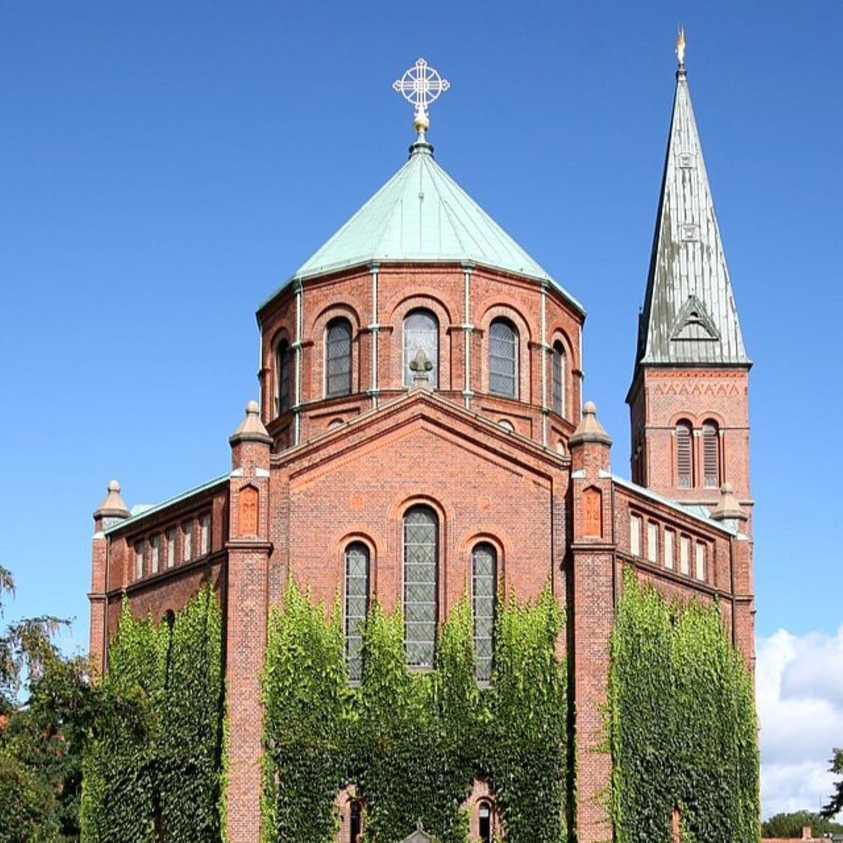 Jesuskirken i Valby. Byvandring i Det Gamle Valby med FOF København og Nordsjælland.