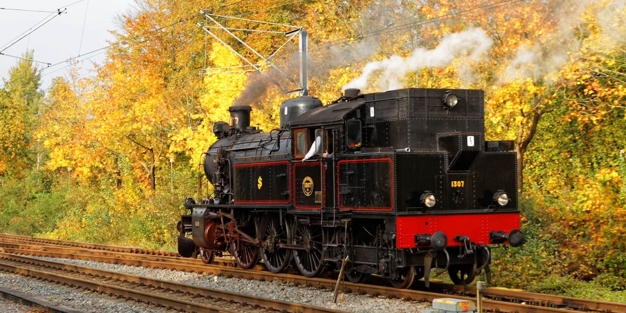 Veteranlokomotiv i Rungsted remise. Rundvisning med FOF København og Nordsjælland.