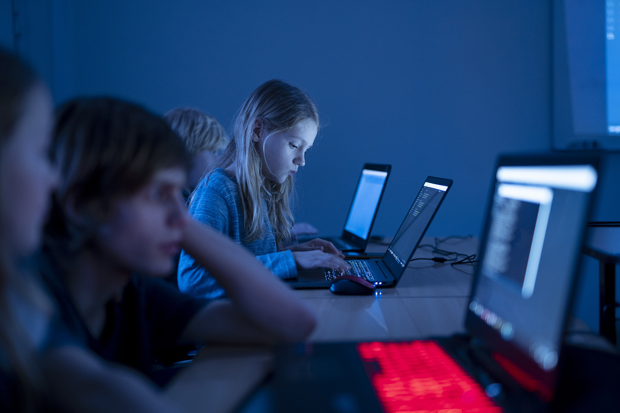 Barn udvikler spil i GameMaker