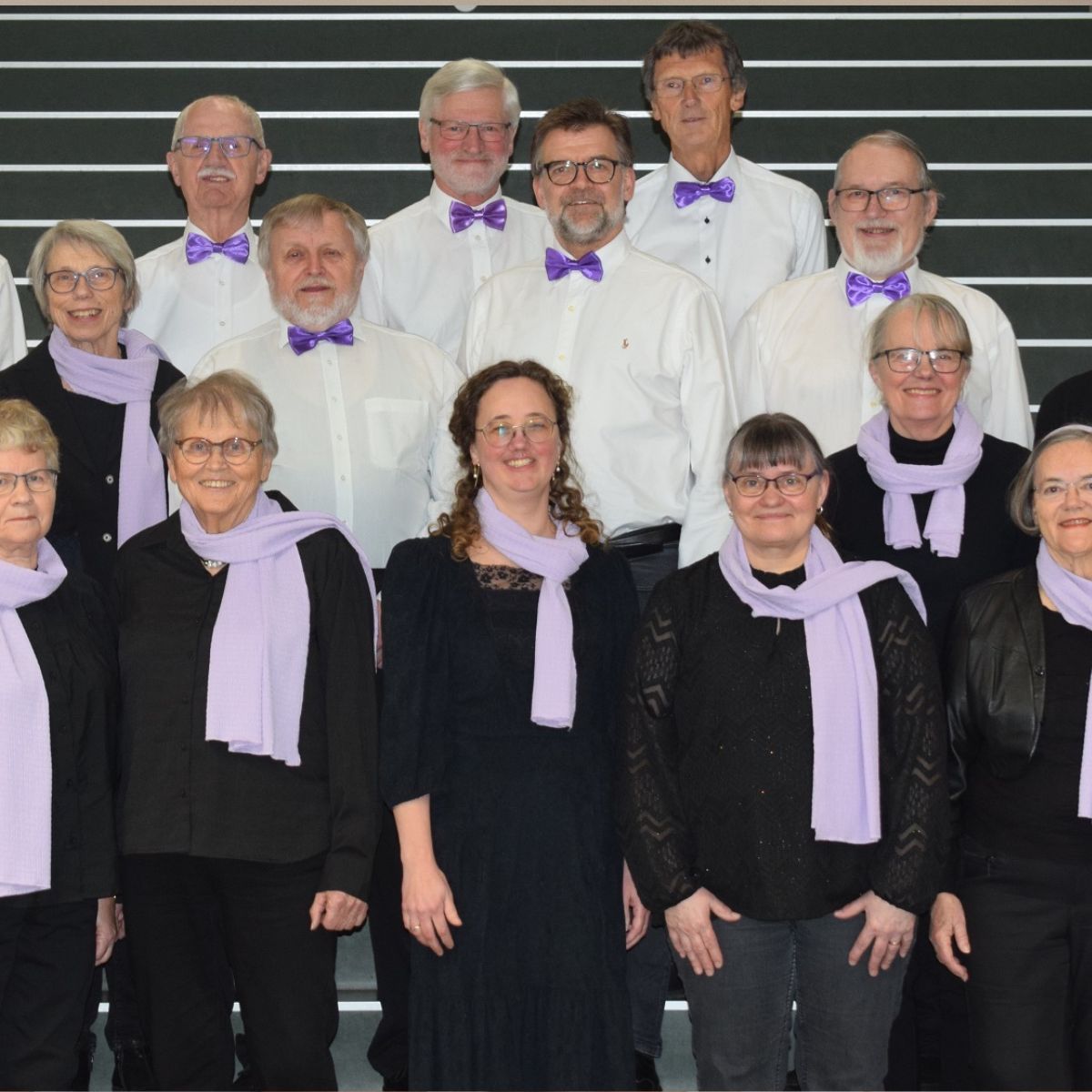 Deltager synger i Lindbjergkoret