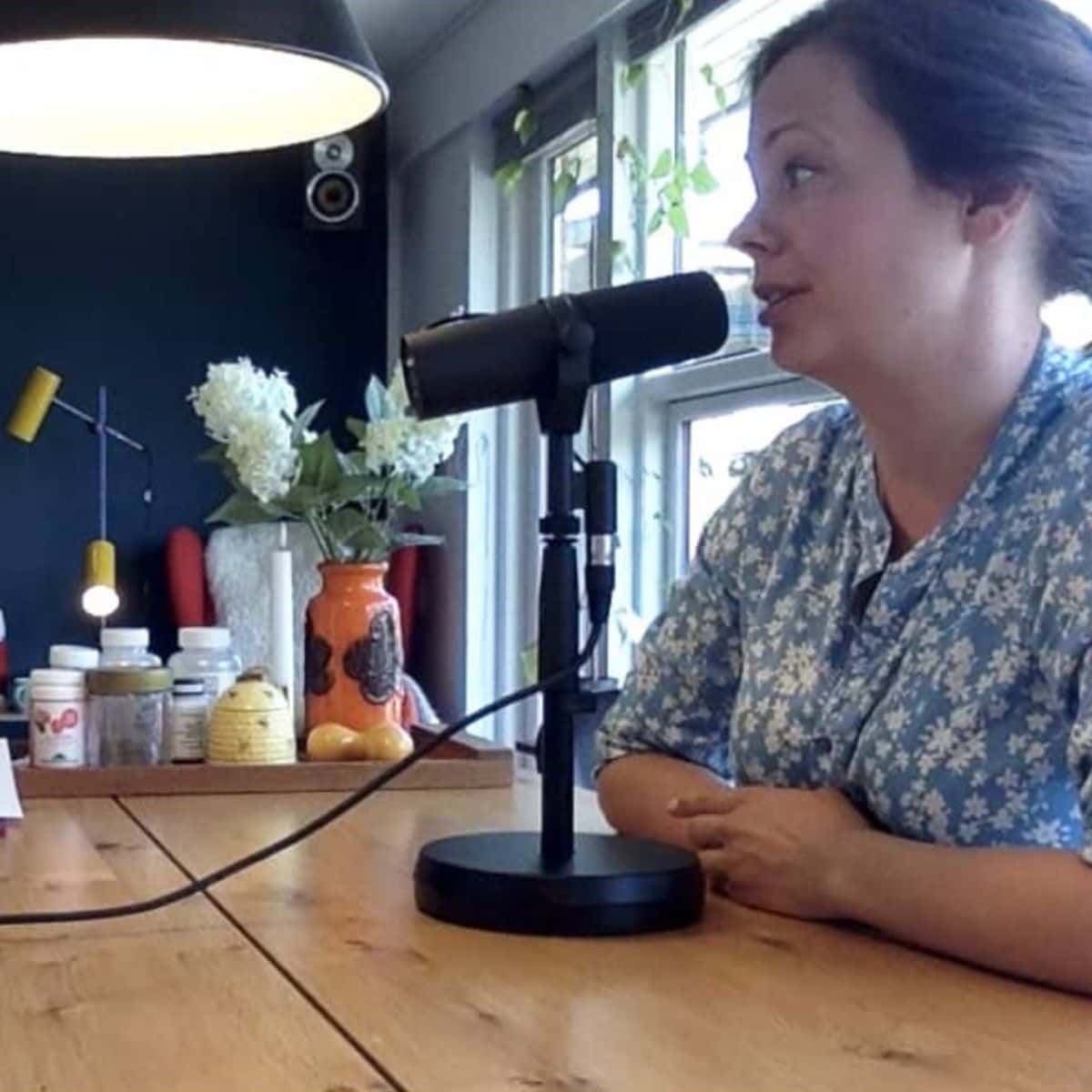 Jordemoder og søvnvejleder Karen Kildahl, gæst i podcasten Forælderskabelsen af FOF Aarhus