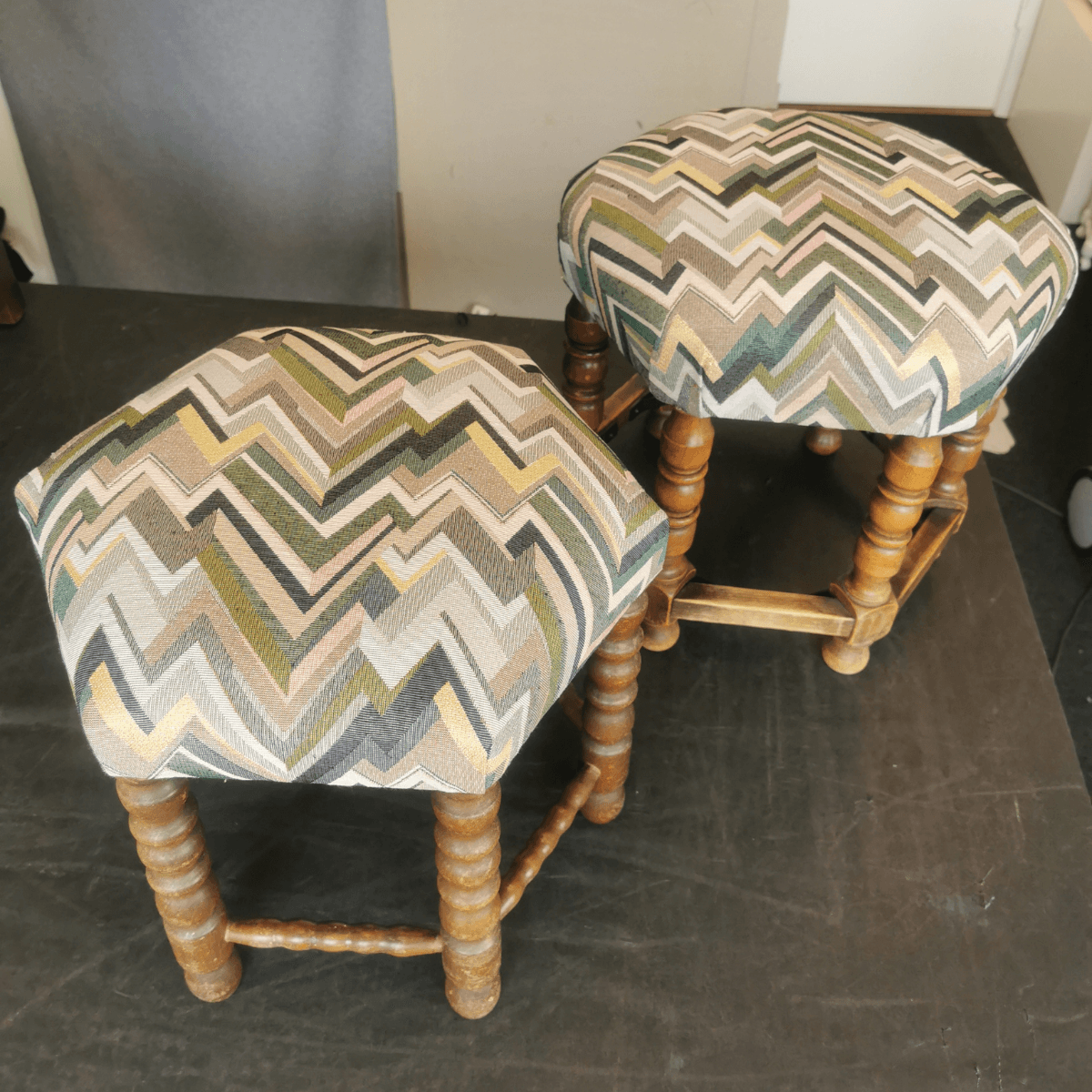 Polsteret stol lavet på kursus ved FOF