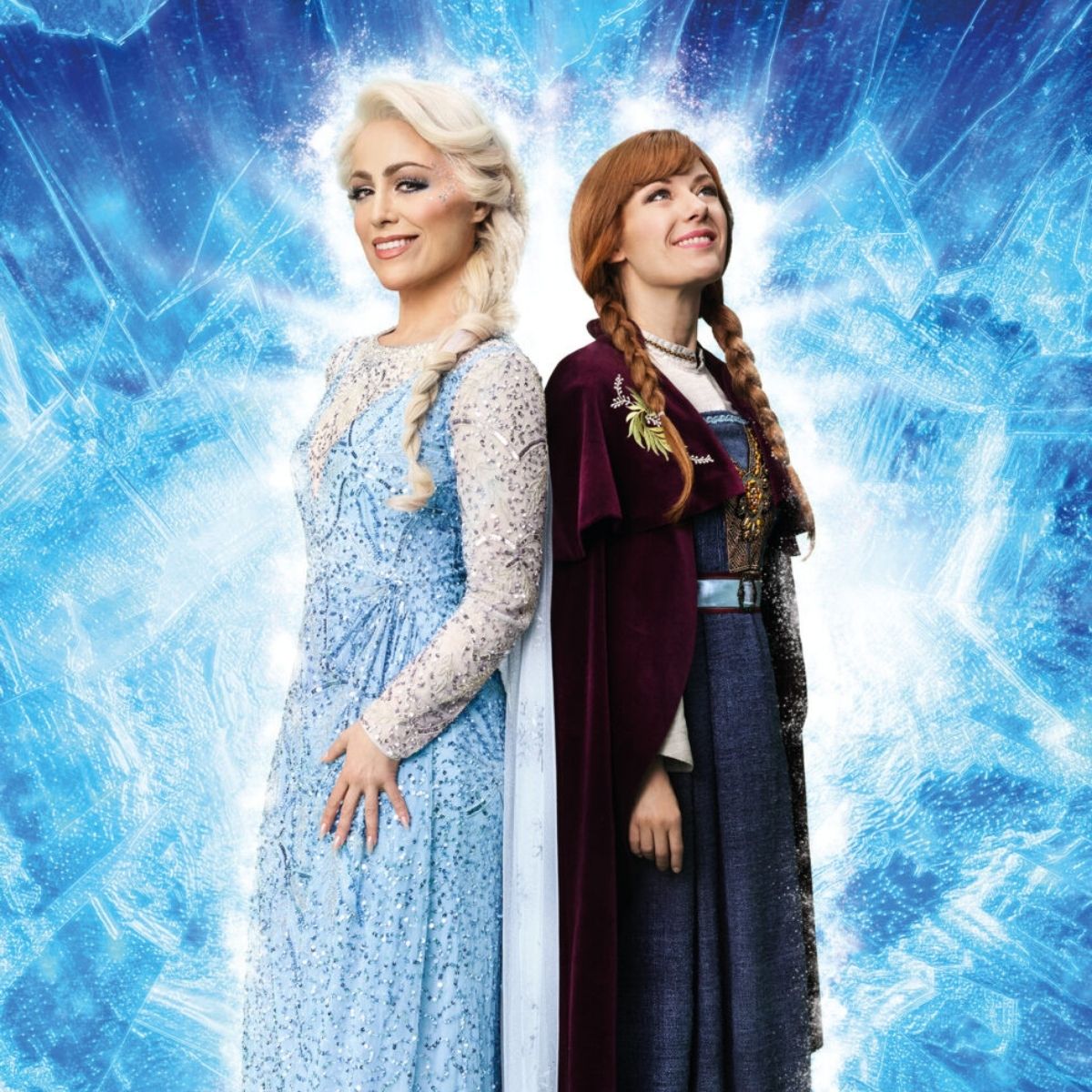 Anna og Elsa fra musicalen Frost i Falkonersalen