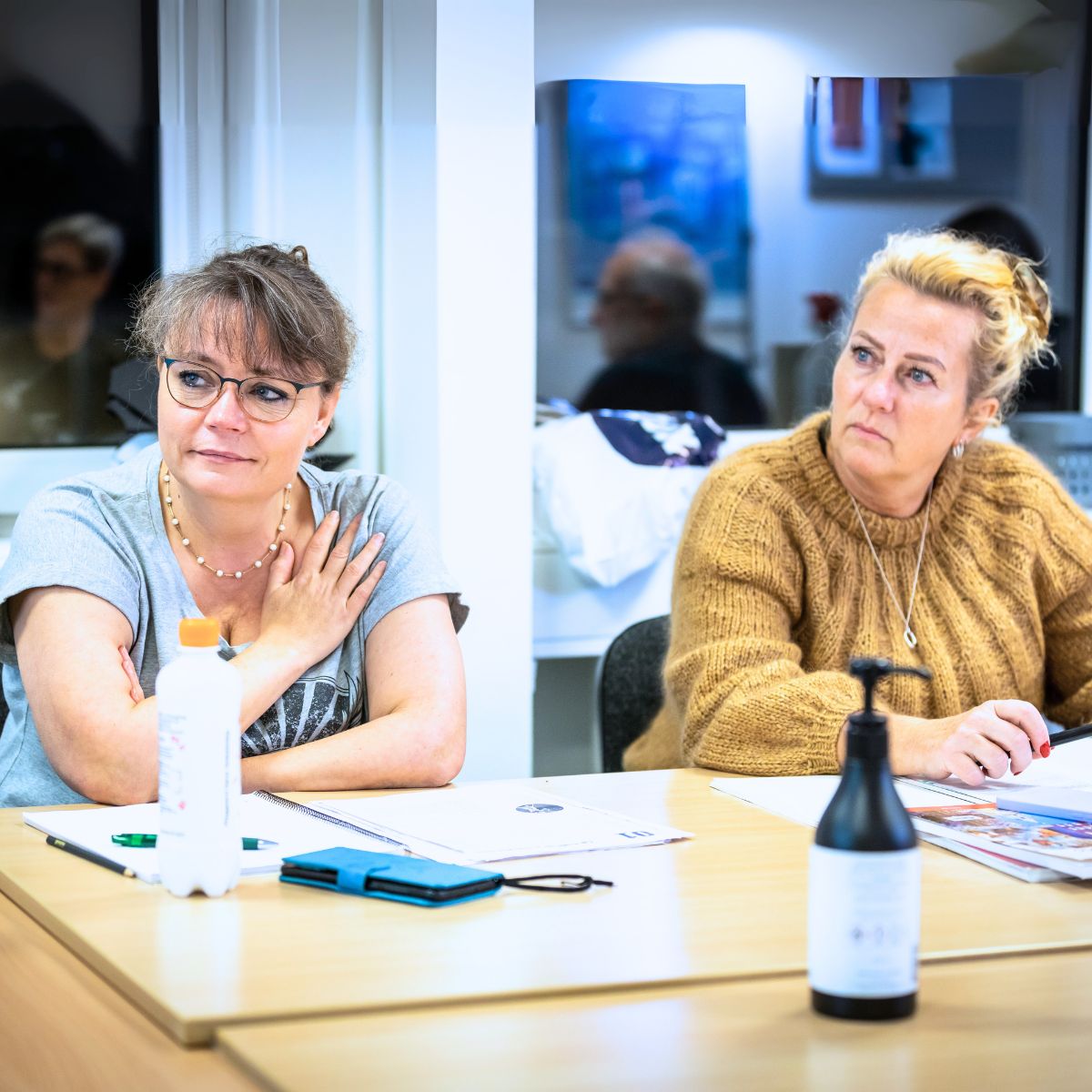 to damer til spanskundervisning