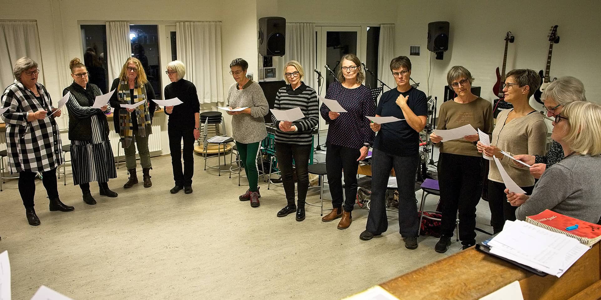 Kvinder til kor på FOF Aftenskolen Aarhus