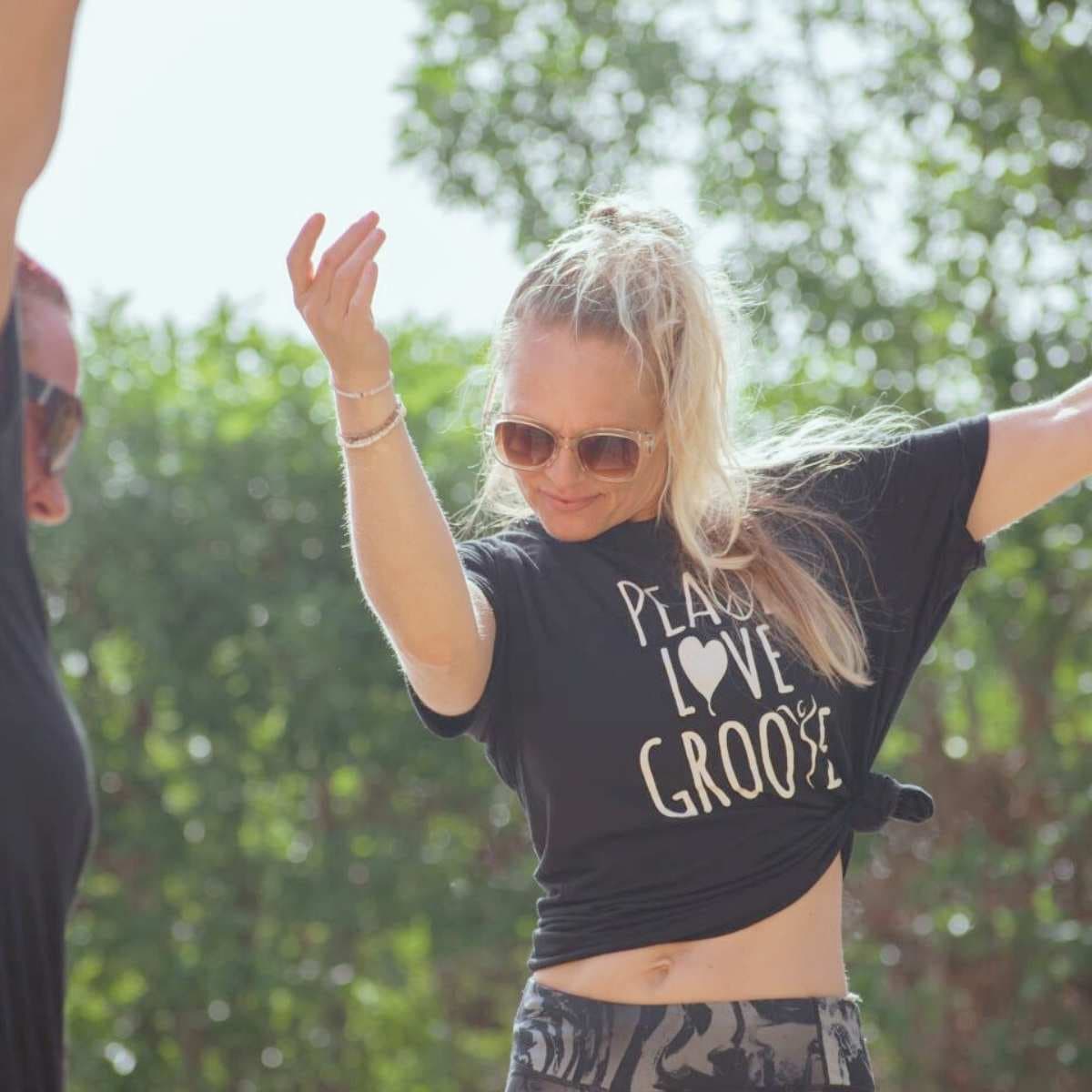 Kvinder der danser groovedance