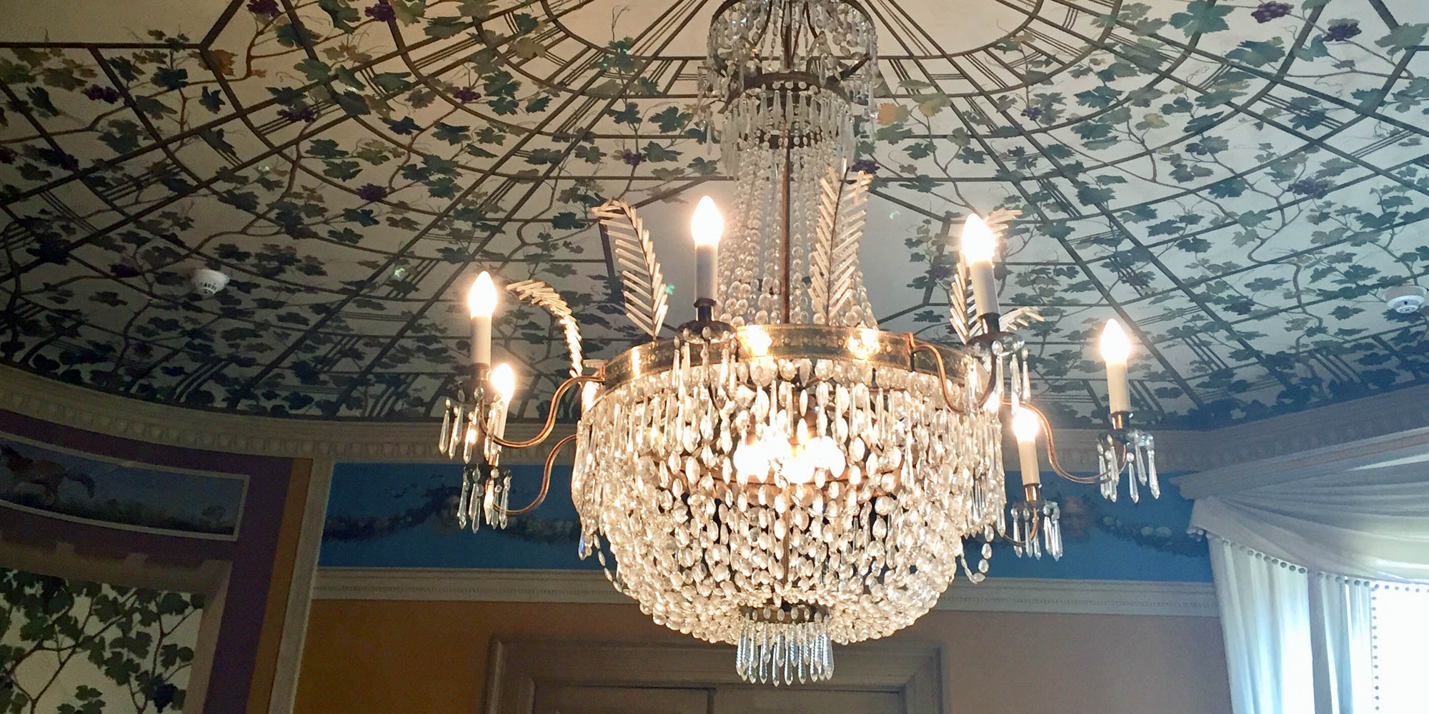 Deltagere besøger Grevinde Danners lejlighed i Ny Vestergade og hører om hendes liv og kunstneriske kreds