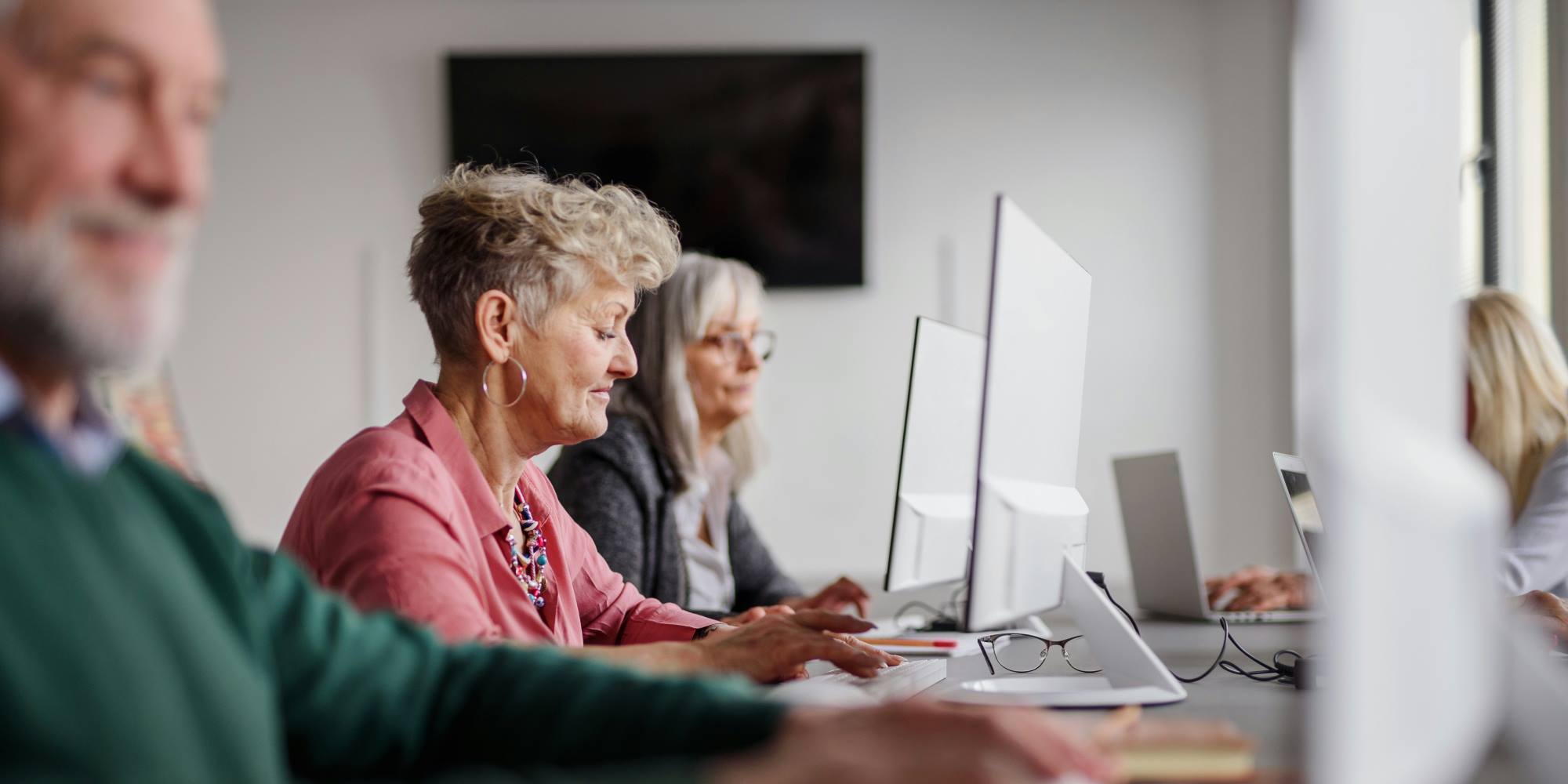 it undervisning ved computer senior web.jpg