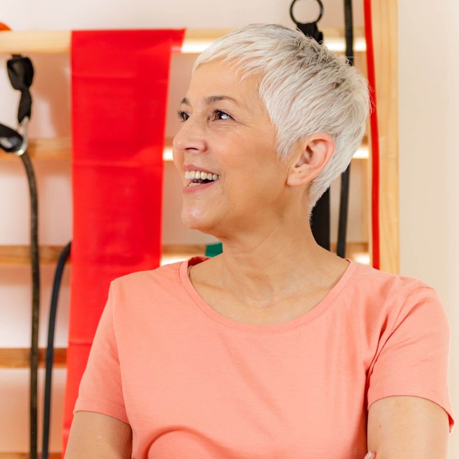 Hensyntagende TRX-træning med fokus på core og balance.